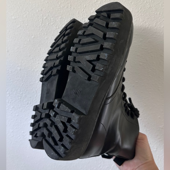 <H&M> Girls Combat boot 🥾 size 4 youth - Picture 3 of 8